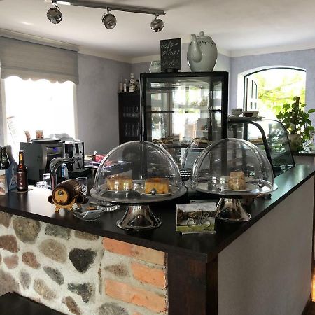 Alte Schule Cafe Und Pension Drehna Buitenkant foto