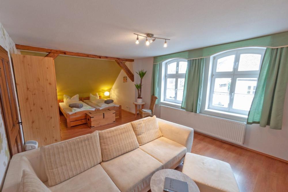 Alte Schule Cafe Und Pension Drehna Buitenkant foto